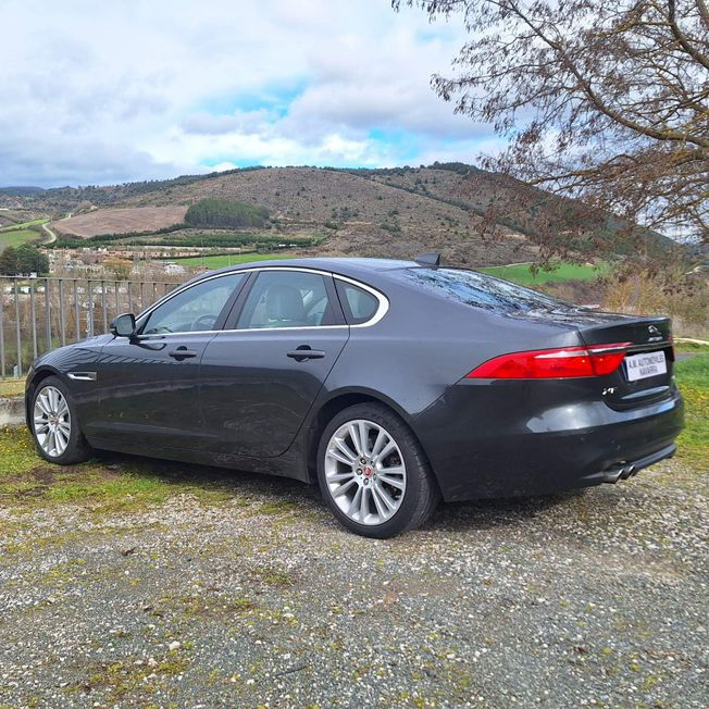 Jaguar XF 2.0 D