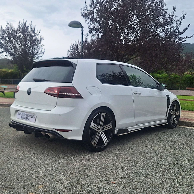 Volkswagen Golf R 2.0TFSI